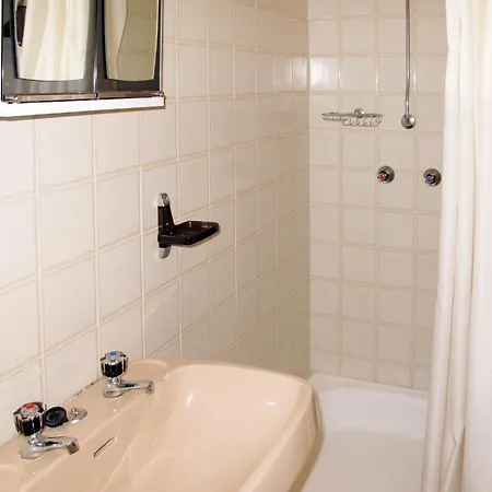 De Ferreira - Pde105 By Interhome