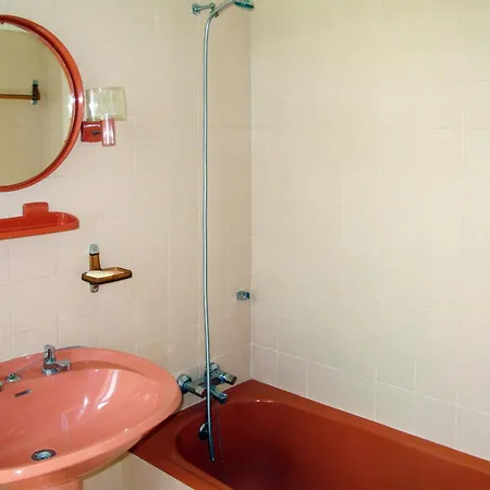 בית נופש De Ferreira By Interhome